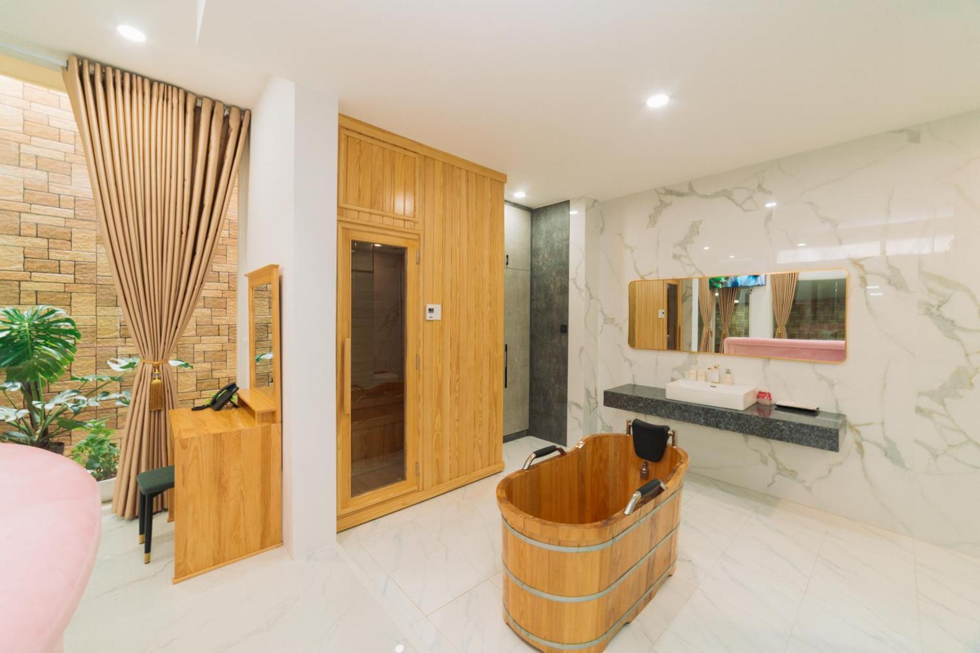 Quy Tai Premium Hotel Далат Экстерьер фото